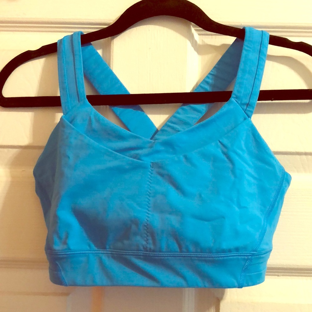 Blue lululemon sports bra with pockets